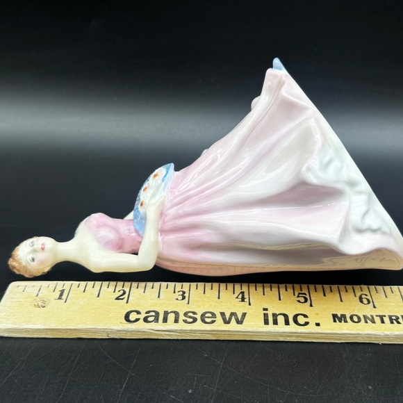 Royal Doulton 1955 Inventation HN 2170 Figurine Bone China England - Picture 5 of 6